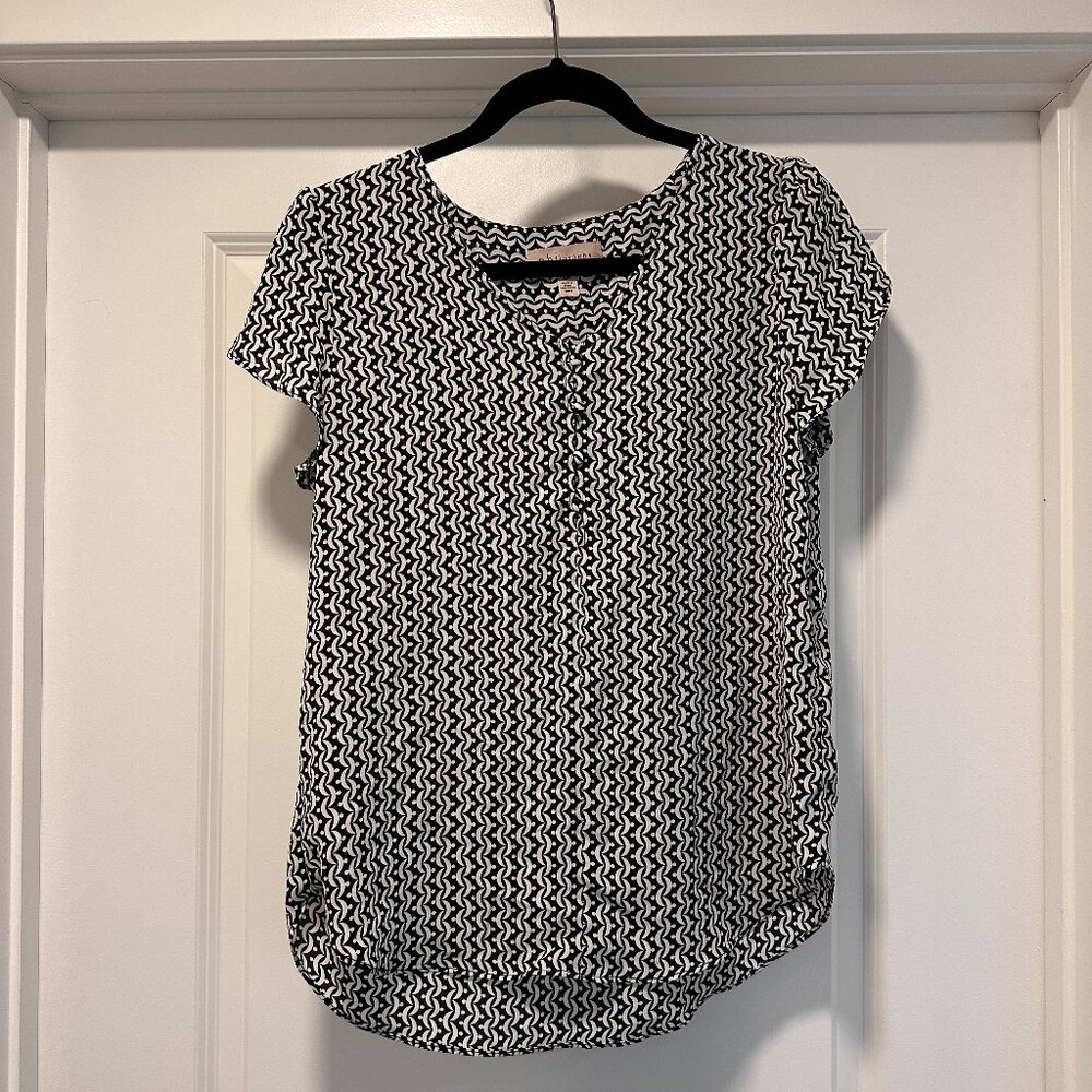 Philosophy Black and White Blouse with small Buttons in the front